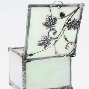 Seledynowa szkatułka szklana na biżuterię