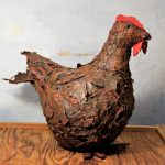 rzeźba kura wielkanocna