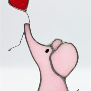 Różowy słoń z balonikiem w kształcie serca - witrażowy bibelot dla kolekcjonera słoni.