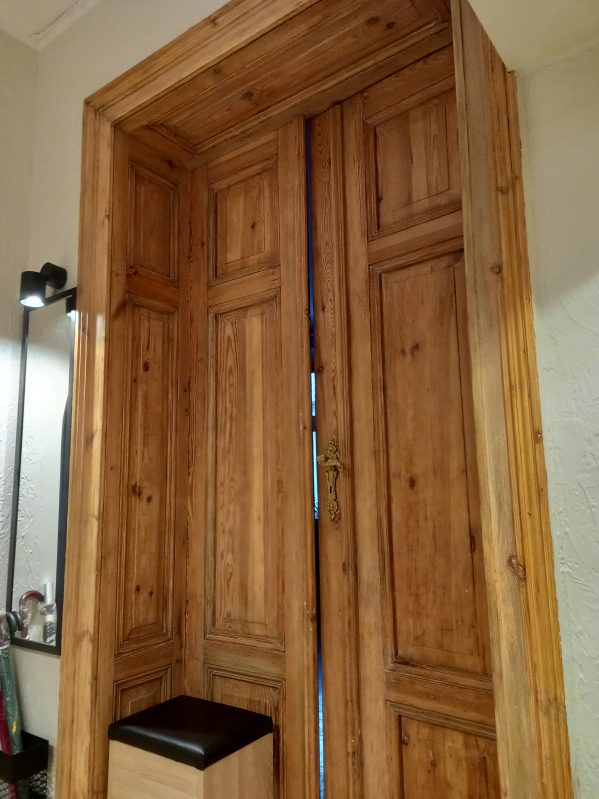 renowacja drzwi drewnianych