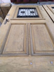 renowacja drzwi drewnianych_realizacja drzwi zewnętrznych w kamienicy, Tarnowskie Góry