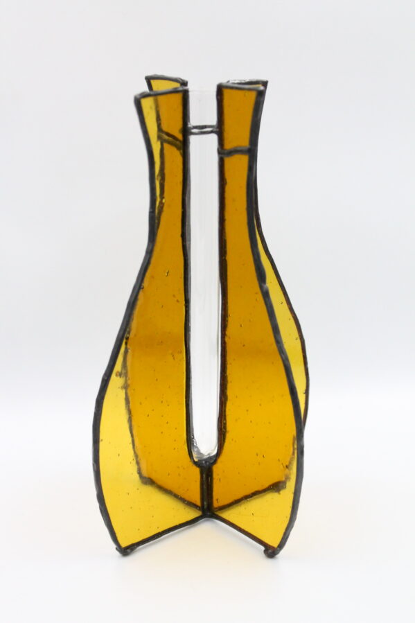 Żółto-złoty witrażowy wazon z próbówką